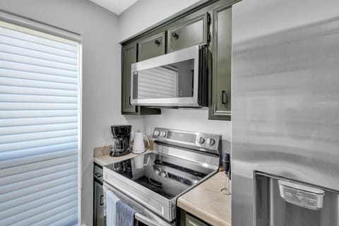 Indoors, Microwave, Oven, Cooktop, Kitchen