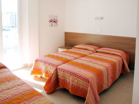 Table, Property, Building, Sky, Window, Wood, Interior Design, Cloud, Lighting, Outdoor Furniture