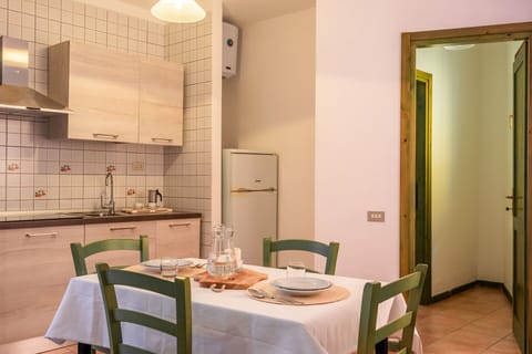 Autumn, Dining Room, Spring, Summer