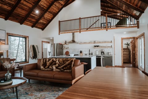 Soggy Beaver Living Room_4