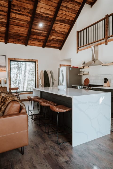 Soggy Beaver Living Room_3