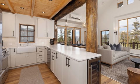 MH 7 Derringer kitchen1