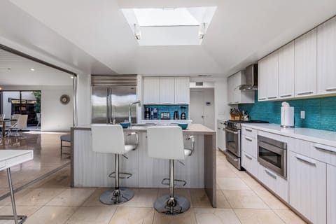 Breakfast bar for two