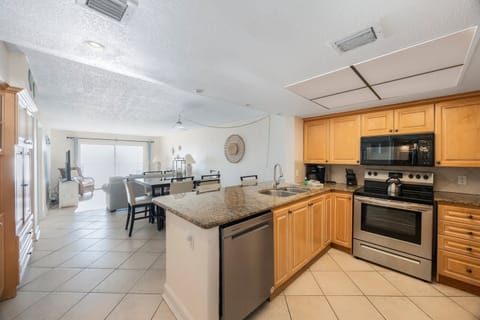 Madeira Norte 409 Kitchen