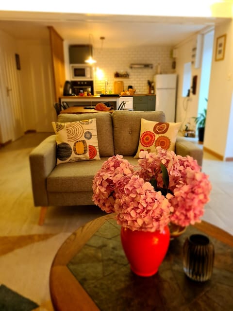 713bf63e-fcf4-4732-94de-e3103bfc7970