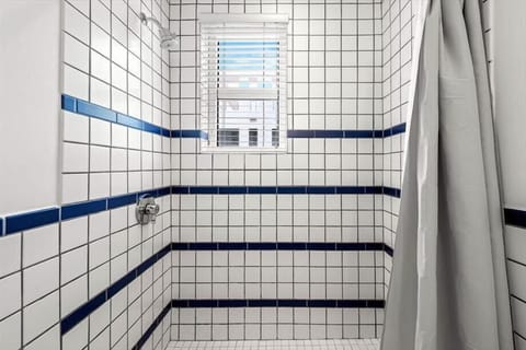 Miami Miami Beach Studio King Bathroom