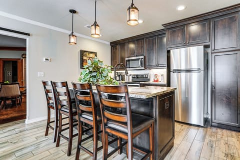 Dining Area | Dishware & Flatware Provided | Central A/C & Heat