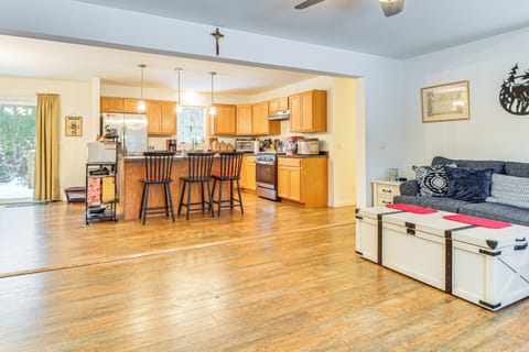 Kitchen | Microwave | Drip Coffee Maker