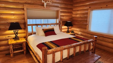 Master bedroom - King bed