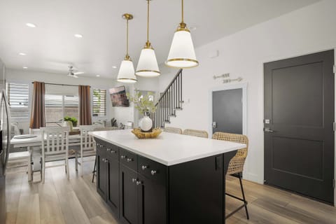 Kitchen bar counter with seating for 4