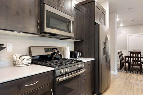 Fully equipped kitchen