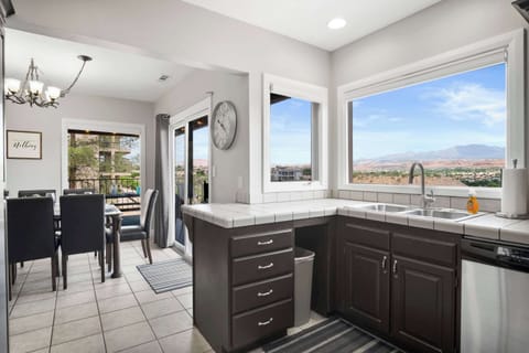 Fully furnished and equipped kitchen