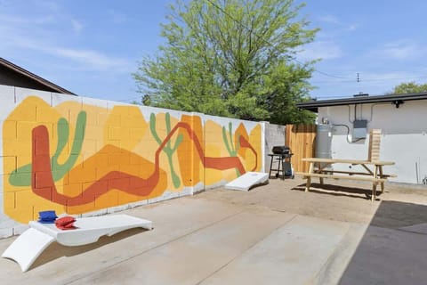 58-web-or-mls-4141-n-10th-pl