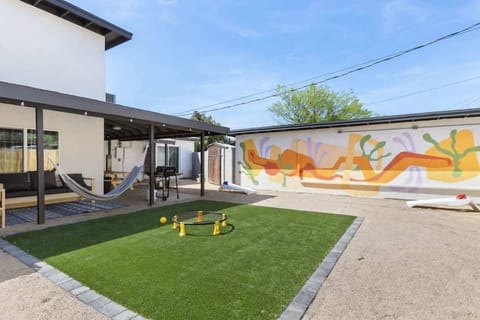 64-web-or-mls-4141-n-10th-pl