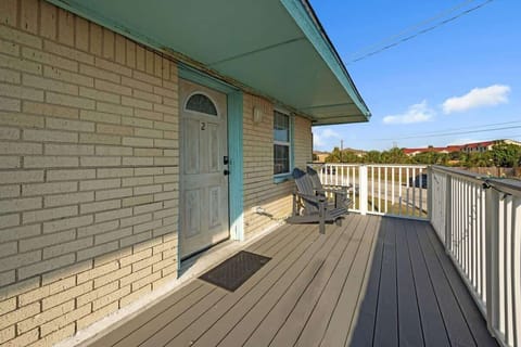 7228_Stewart_Rd_Galveston_TX_77551_USA-Exterior-_DSC4746