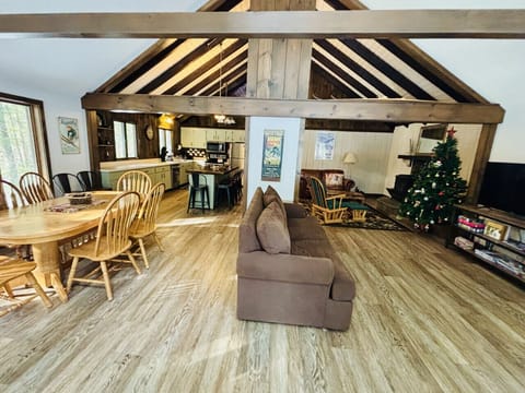 Open concept Kitchen, Living rm. Dining Room