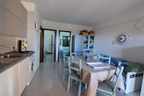 Autumn, Dining Room, Kitchen, Spring, Summer, Winter