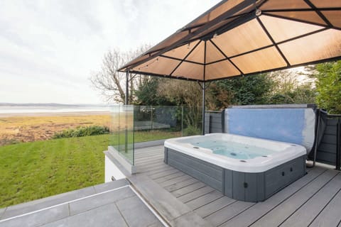 Bay View, Grange-over-Sands - Host & Stay 