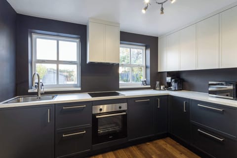 Martinhoe, Ingleby Barwick - Host & Stay