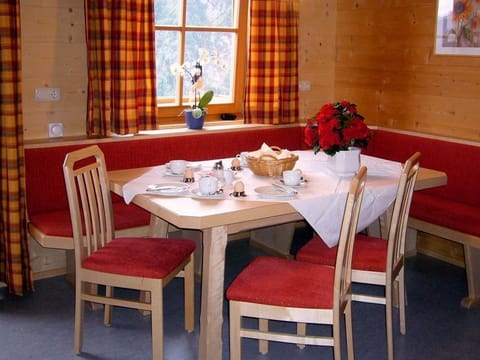 Apartment Almrausch - Seppenbauerhof - Family Steiner Apartment in Carinthia, Austria