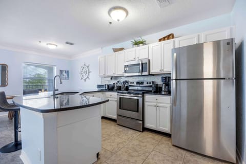 Prepare delicious meals in the fully equipped kitchen