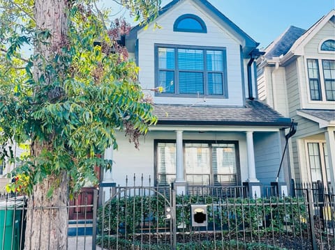 Charming vintage house in great neighborhood