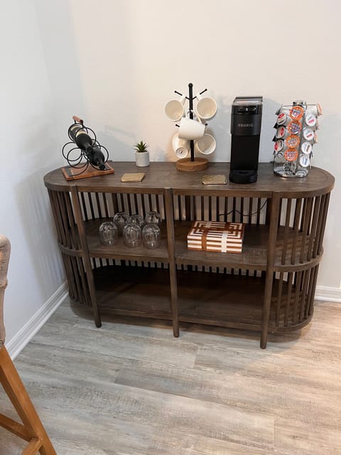 Coffee station/cocktail, wine station