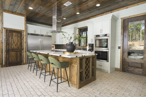 Level 1 - Kitchen Area