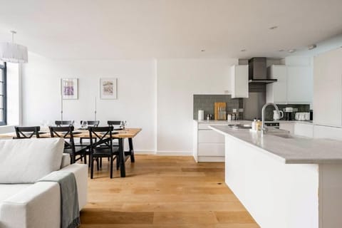 The Old Post Office, Norwich - Host & Stay