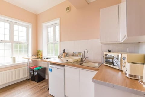 Redwings Sanctuary Rooms, Fritton - Host & Stay