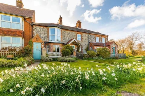 St Josephs Cottage, Norfolk - Host & Stay