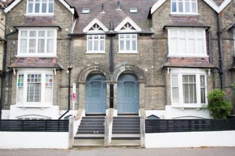 Apartment 5, York Terrace, Norwich - Host & Stay