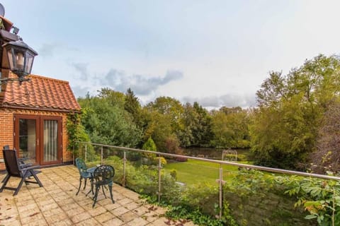 Four Seasons, Norwich - Host & Stay