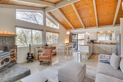 Groveland Vacation Rental | 3BR | 1BA | 960 Sq Ft | 1 Step Required