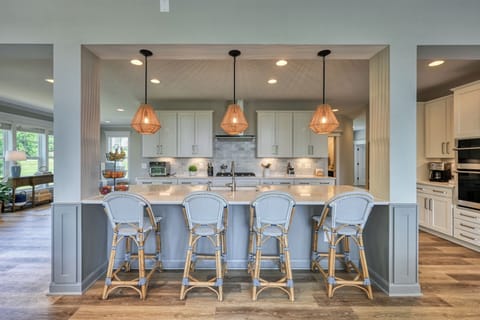 Fully Stocked Gourmet Kitchen