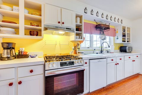 Kitchen | 1st Floor | Drip Coffee Pot | Toaster Oven | Spices