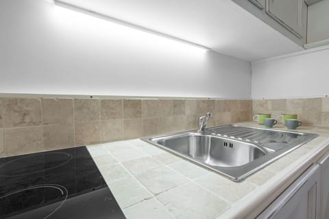 Autumn, Kitchen, Living Room, Spring, Summer