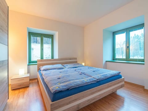 Bedroom, Wood, Interior Design, Bed, Flooring, Floor, Room, Bedding, Ceiling, Bed Sheet