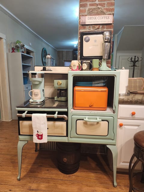 COFFEE BAR with coffee press, K-cup/drip coffee maker/old milkshake maker