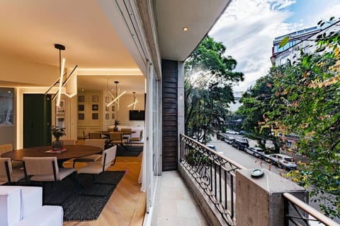 Discover Polanco, green views from your balcony. Your city exploration starts here.