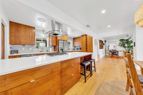 The kitchen is full equipped 