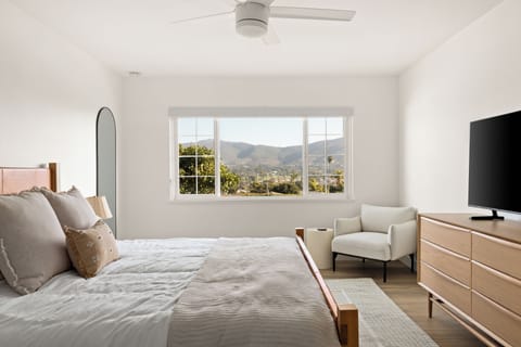 Master Bedroom. King bed with luxury hybrid mattress. Mountain views.