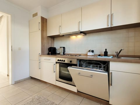 Charming and quiet vacation home - close to the beach and ideal for large groups - with House in Sierksdorf