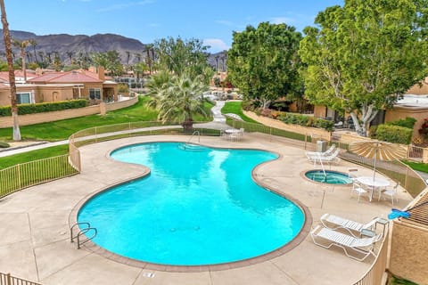 Community Pool & Spa