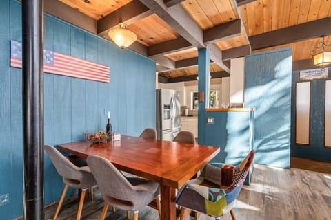 Dining Room, Dining Table, Furniture, Indoors, Table