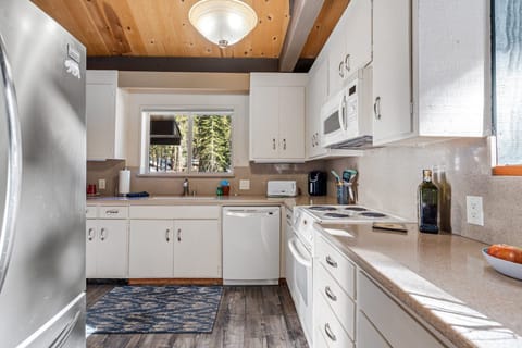 Indoors, Kitchen, Microwave, Oven, Home Decor