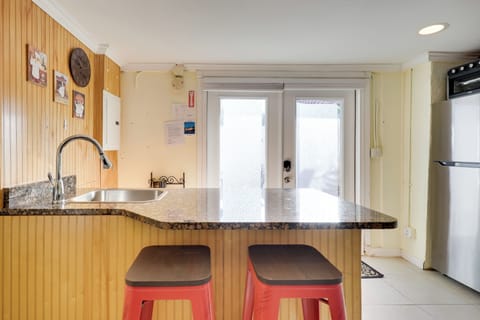 Dining Area | Breakfast Bar | Dishware/Flatware