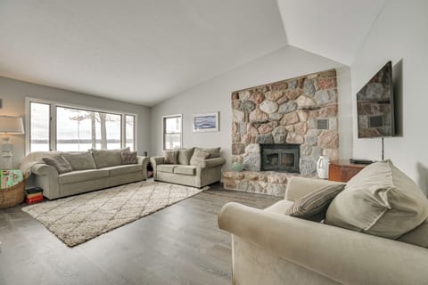 Cadillac Vacation Rental | 3BR | 2BA | Step-Free Access | 1,300 Sq Ft