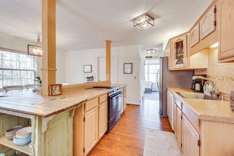 Kitchen | 1st Floor | Dishwasher | Drip Coffee Maker | Toaster | Blender