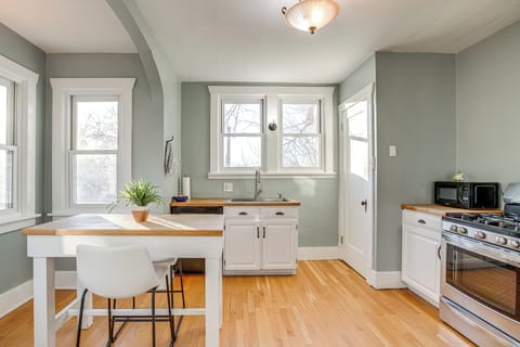 Breakfast Nook | Main Level